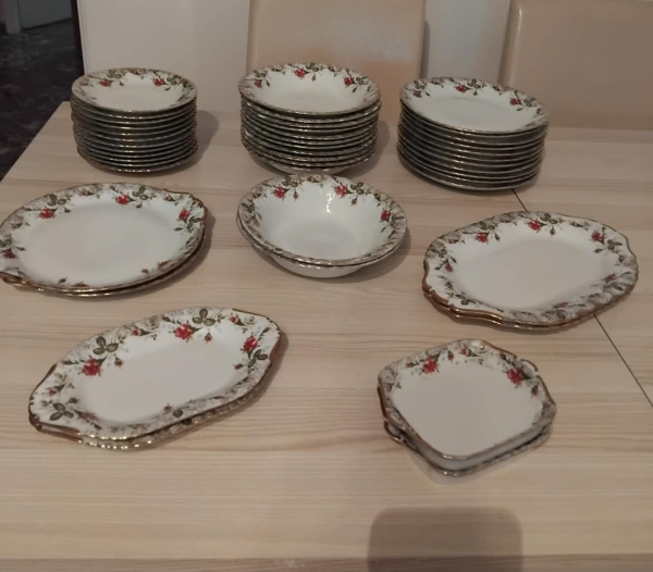 porcelana Chodzież w RÓŻE