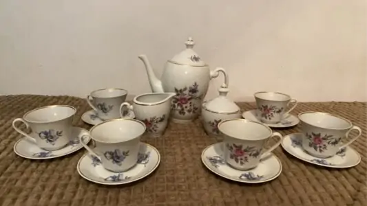 porcelanowy serwis kawowy